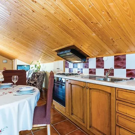 Lejlighed With Parking Space - 15946 *