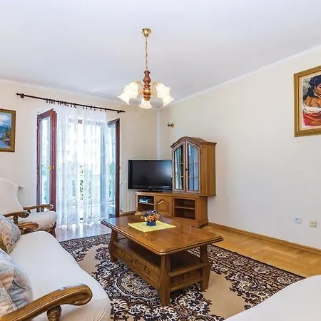 With Parking Space - 15946 Novi Vinodolski