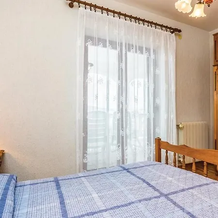 דירה With Parking Space - 15946