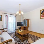 With Parking Space - 15946 Novi Vinodolski