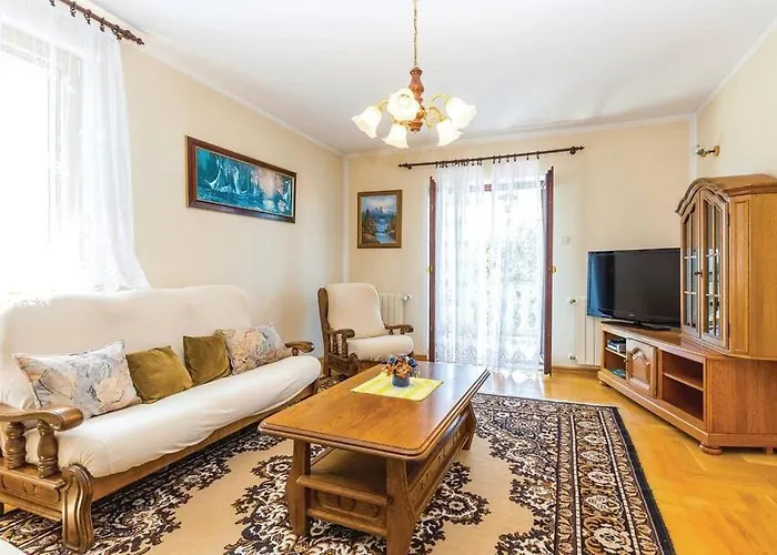 Διαμέρισμα With Parking Space - 15946 Novi Vinodolski